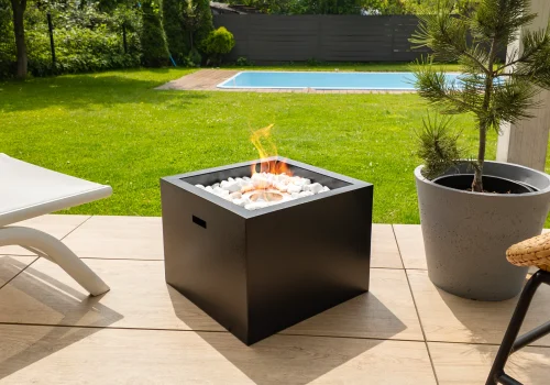 Biokominek-Novium-czarny-aranzacja-01