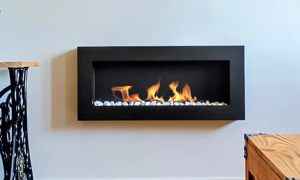 Biokominek-wiszacy-BOX-900x400-czarny-aranzacja-05