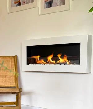 Biokominek-wiszacy-box-z-szyba-bialy-aranzacja-01